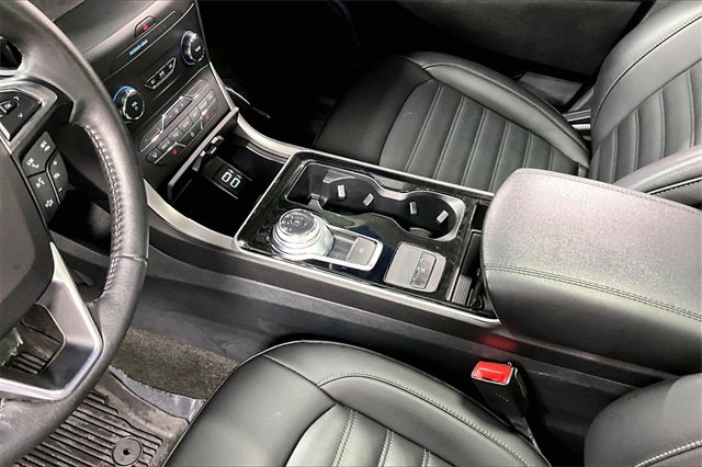 Used 2020 Ford Edge SEL w/ Convenience Package image 18