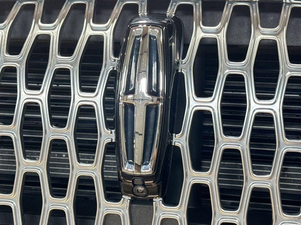 Certified 2023 Lincoln Corsair AWD w/ Equipment Group 101A image 9