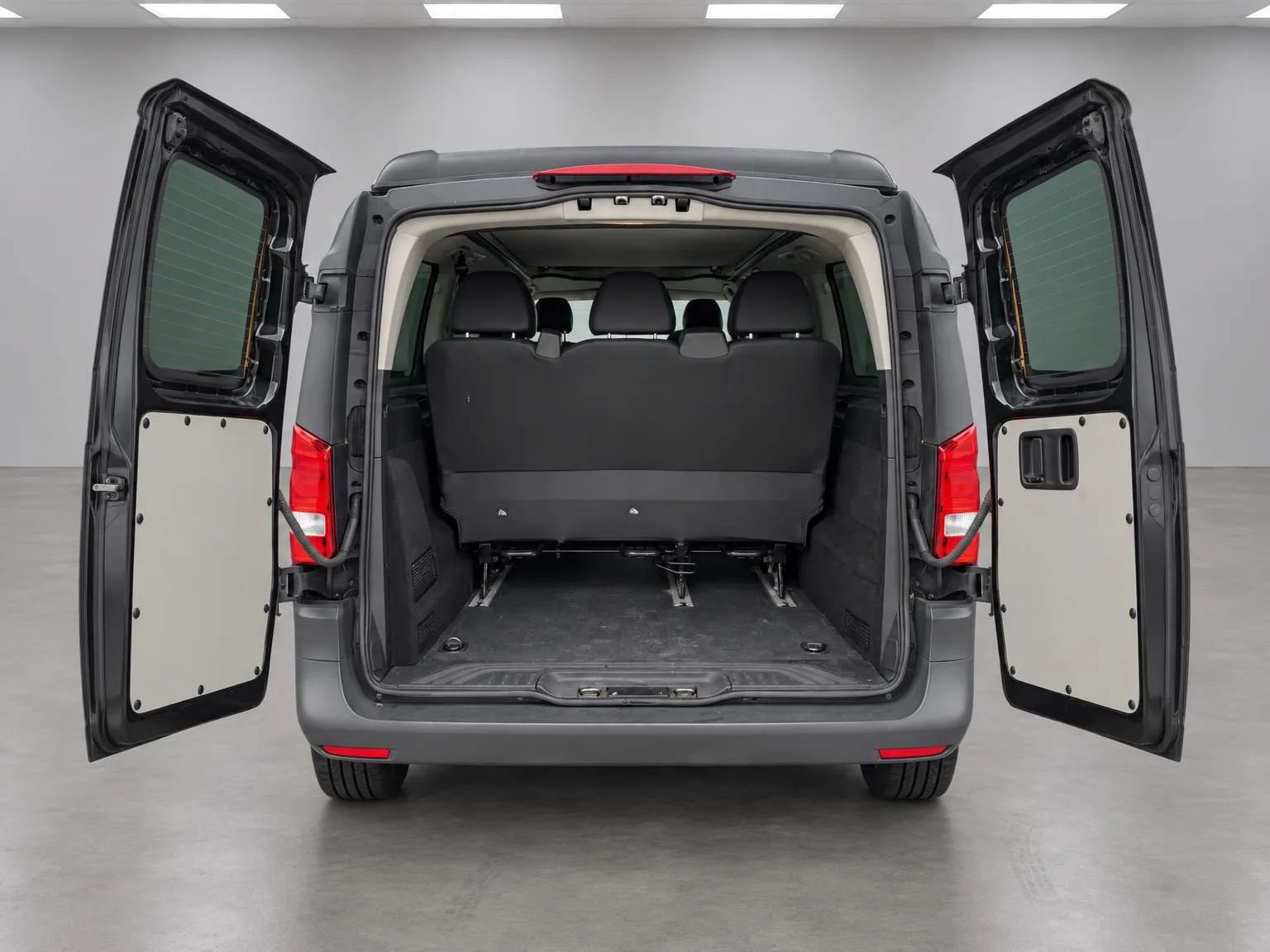 Used 2020 Mercedes-Benz Metris Passenger image 37