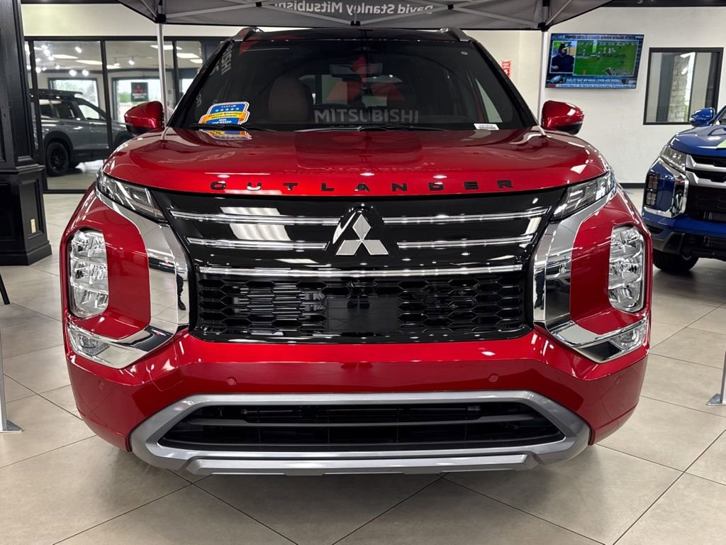 New 2026 Mitsubishi Outlander SEL FWD image 2