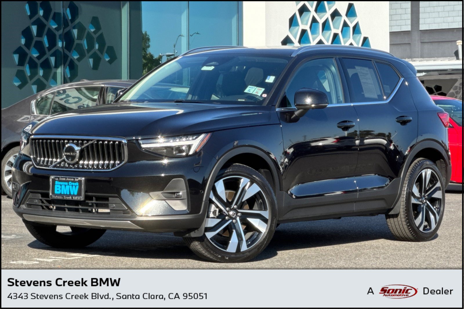 Used 2024 Volvo XC40 B5 Ultimate w/ Climate Package