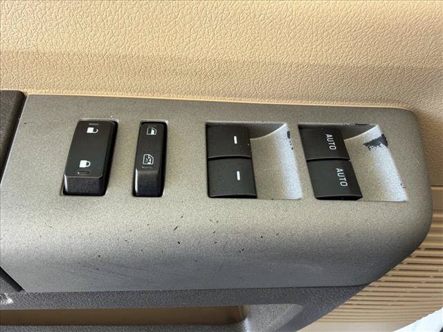 Used 2016 Ford F350 Lariat w/ Lariat Interior Package AWD/4WD image 12