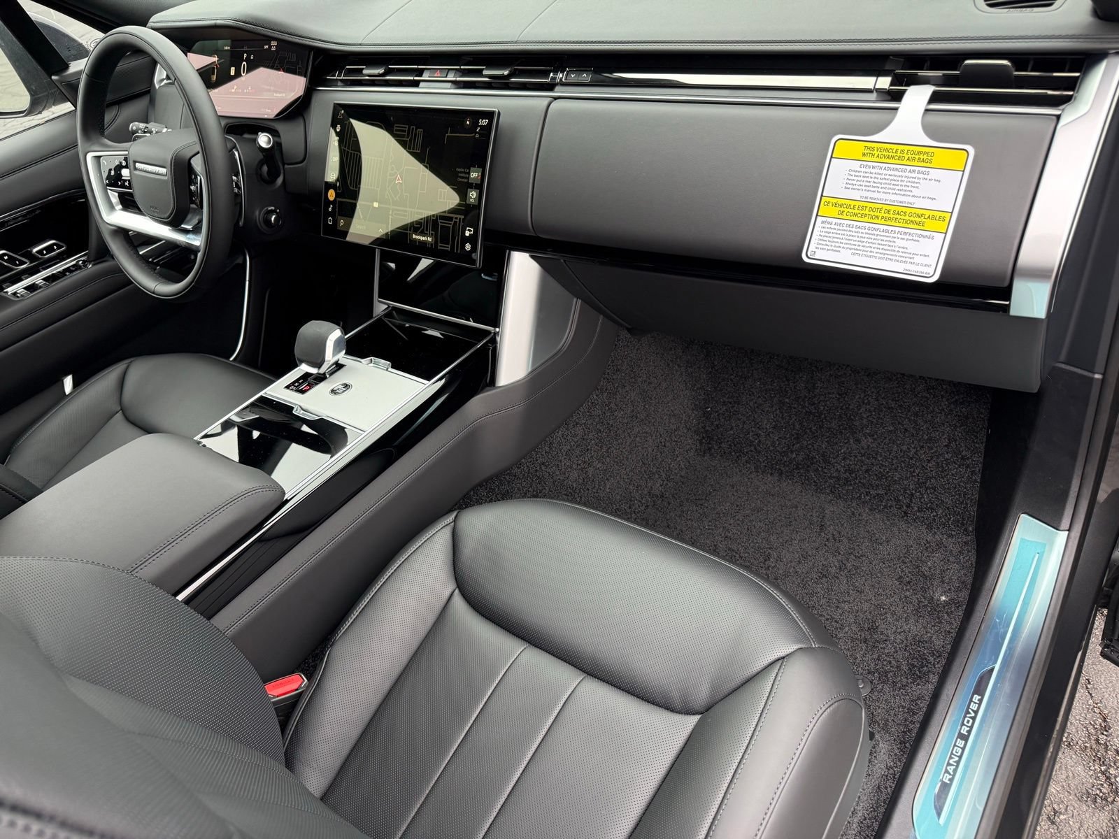 New 2026 Land Rover Range Rover Long Wheelbase SE AWD/4WD image 21