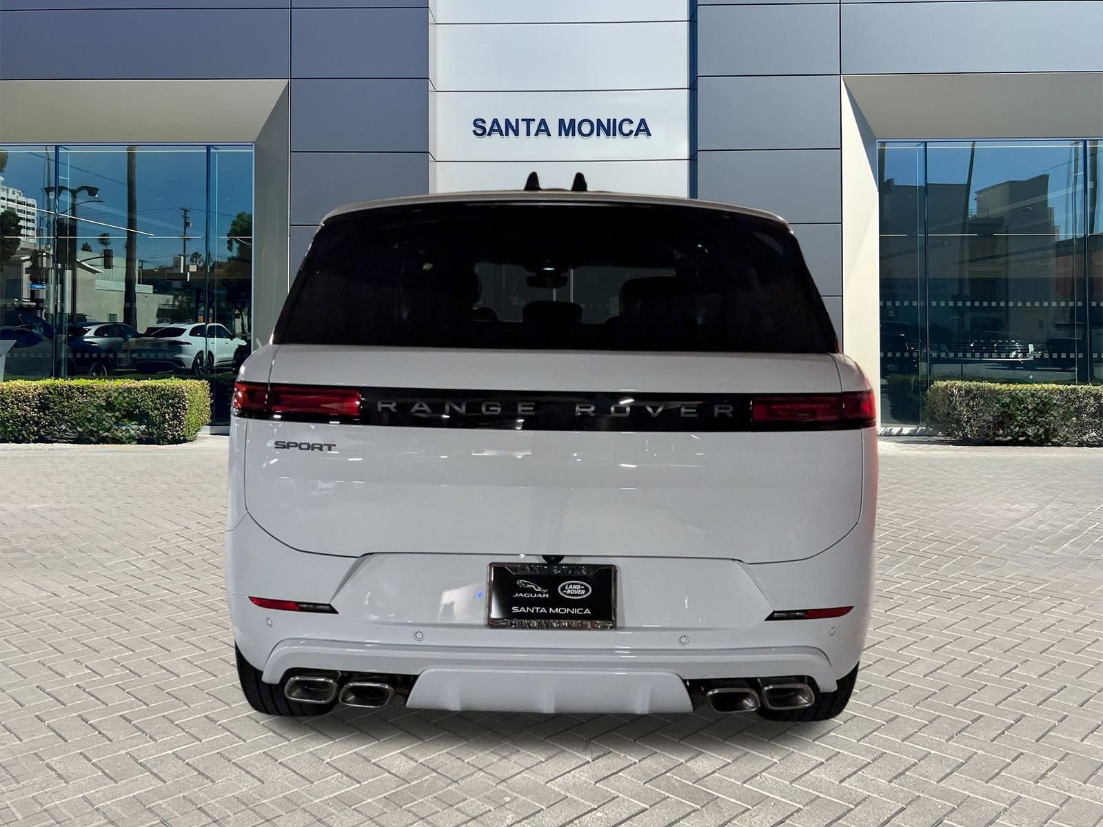 New 2025 Land Rover Range Rover Sport Dynamic SE image 8