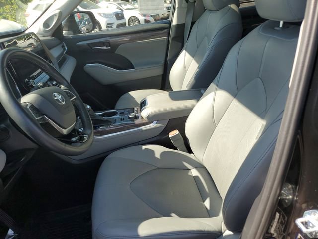 Used 2020 Toyota Highlander Limited AWD/4WD image 18