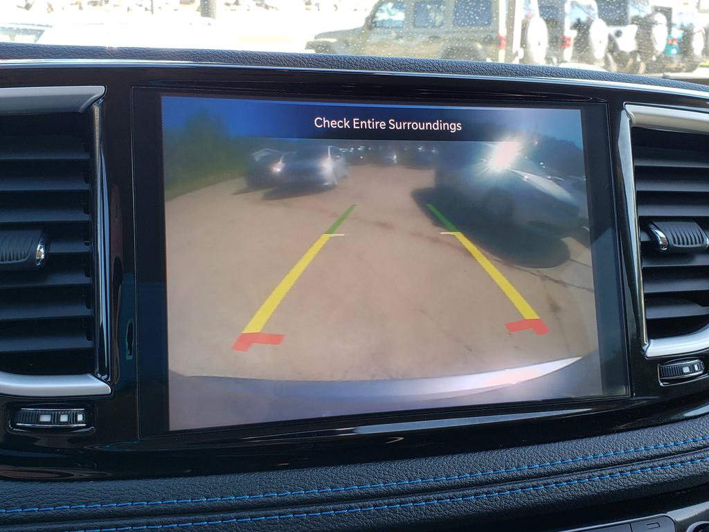 Used 2021 Chrysler Pacifica Touring-L FWD image 21
