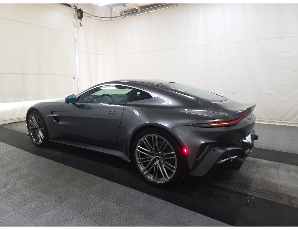 Used 2025 Aston Martin V8 Vantage Coupe RWD image 4