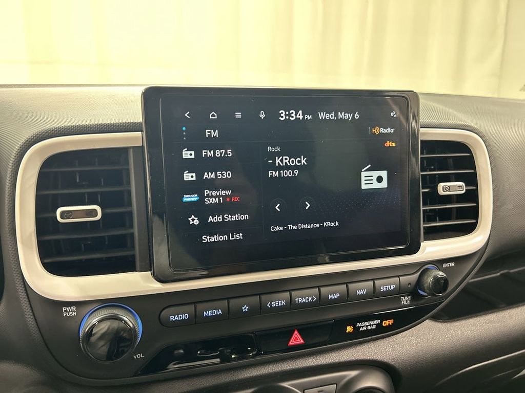 Used 2023 Hyundai Venue Limited w/ Cargo Package FWD image 14