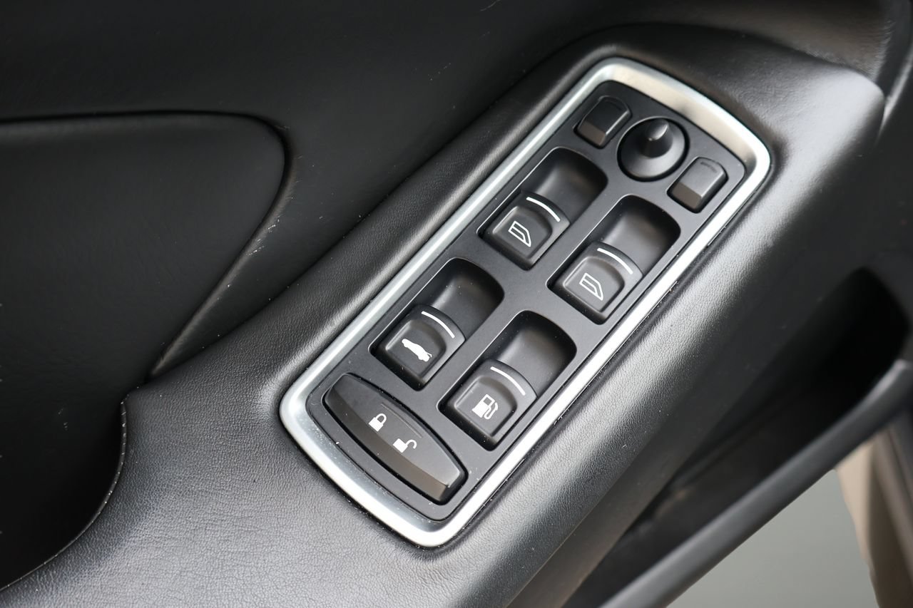Used 2014 Aston Martin Vanquish Coupe RWD image 11
