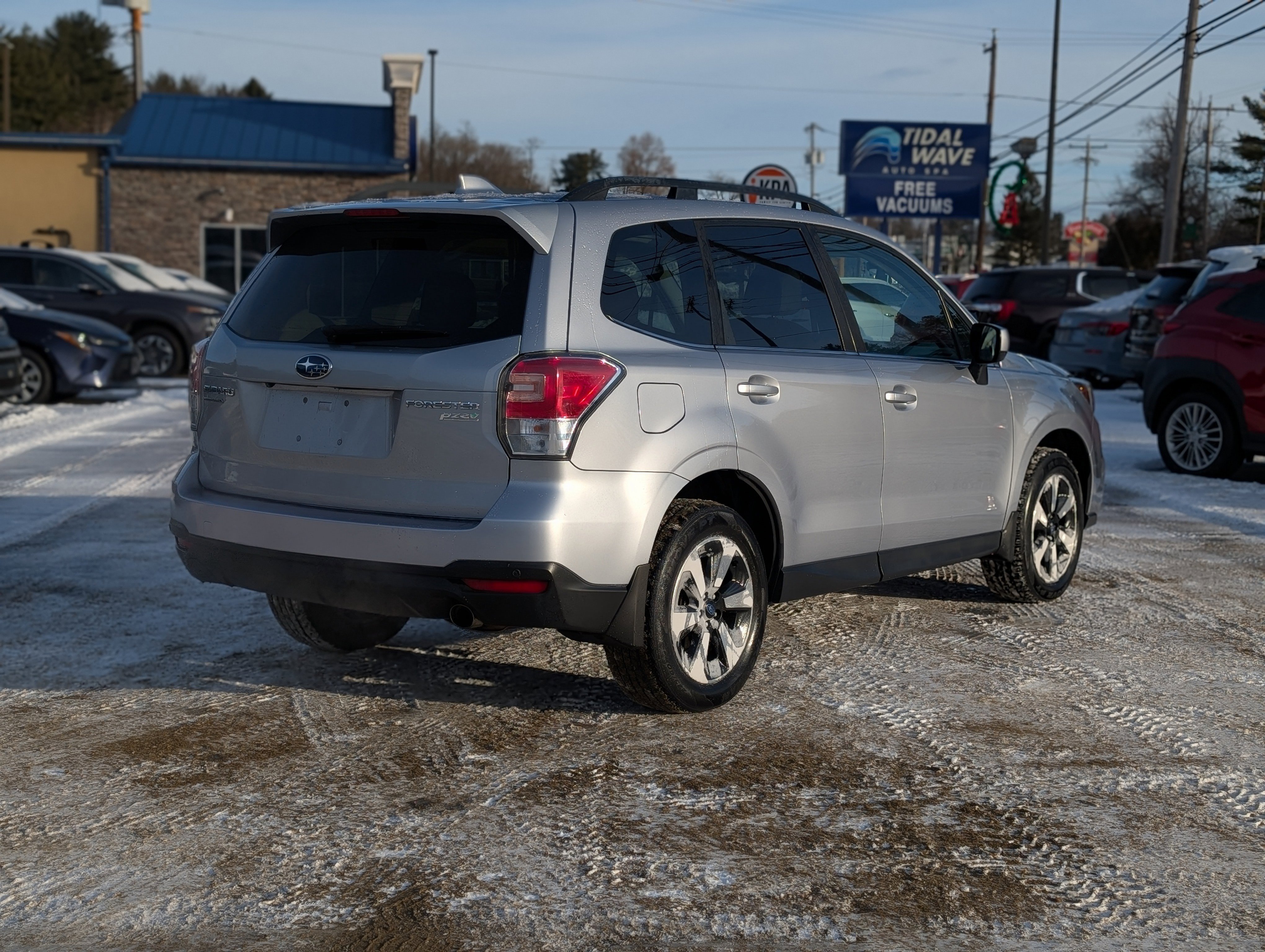 Used 2017 Subaru Forester 2.5i Limited image 11