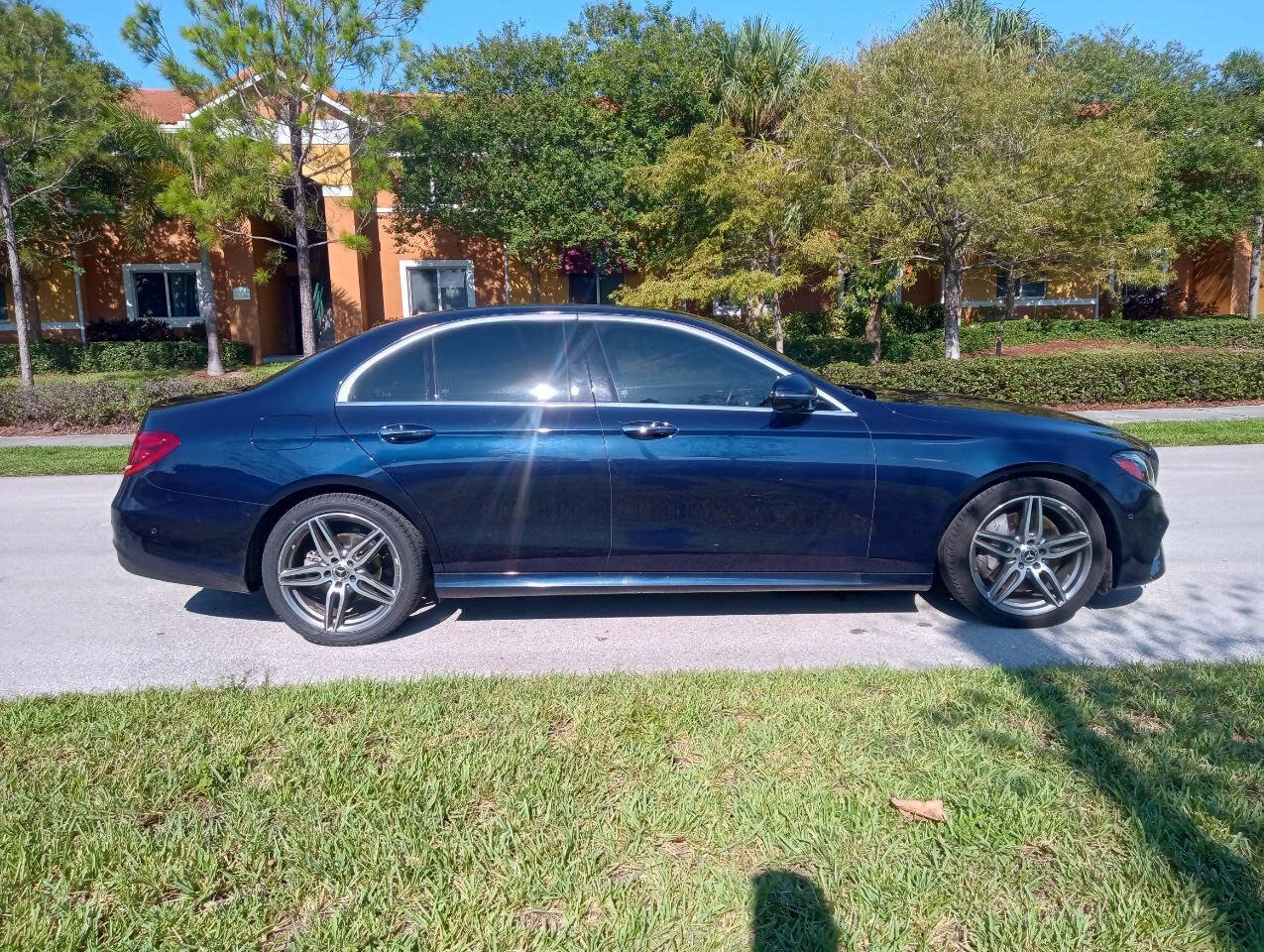 Used 2020 Mercedes-Benz E 350 Sedan image 3