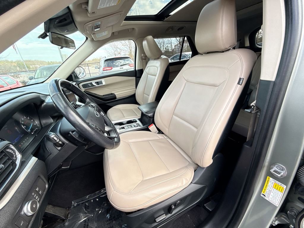 Used 2020 Ford Explorer XLT w/ Equipment Group 202A image 13