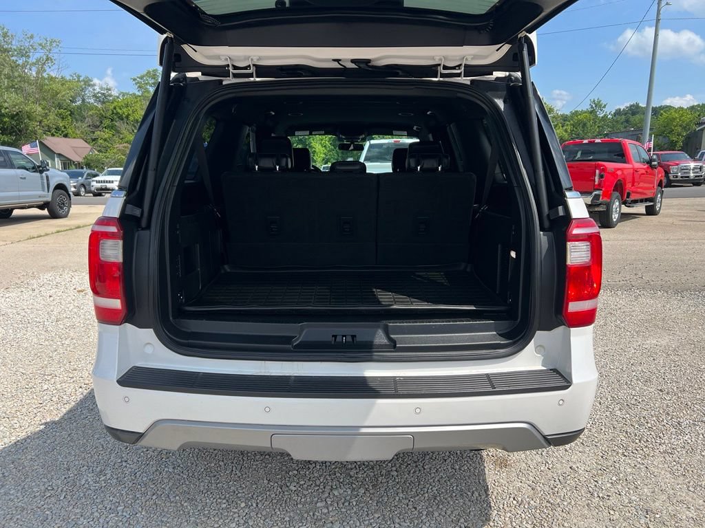 Used 2019 Ford Expedition Max XLT w/ Equipment Group 202A AWD/4WD image 17