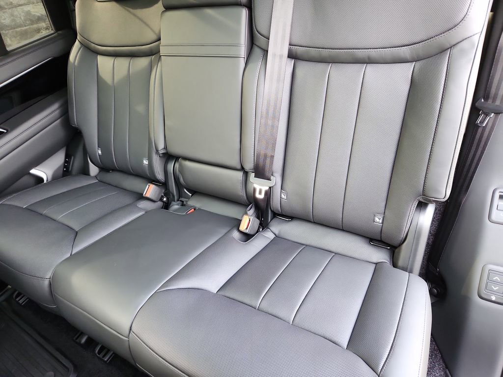 New 2026 Land Rover Range Rover Long Wheelbase SE image 25