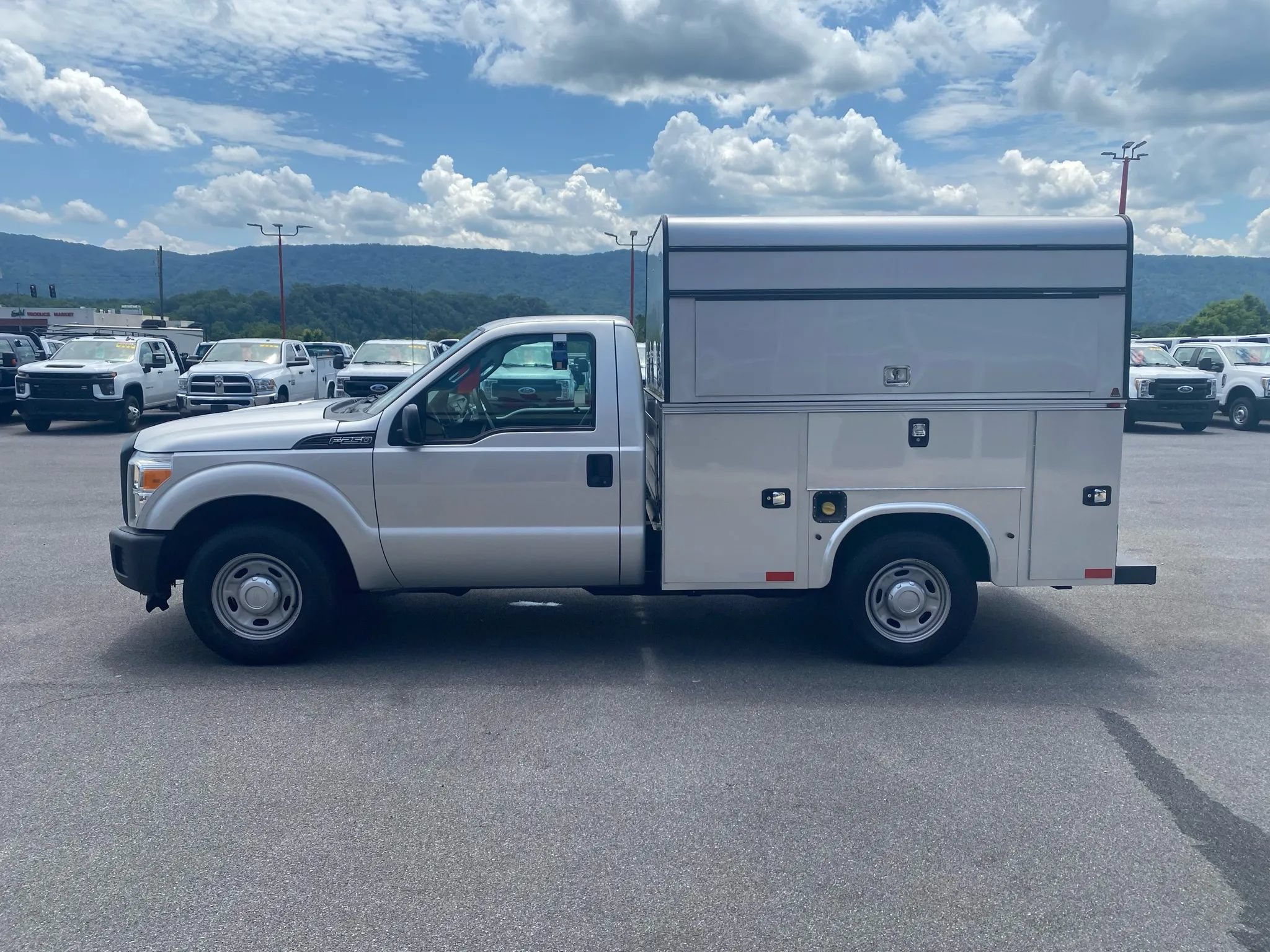 Used 2015 Ford F250 XL RWD image 3