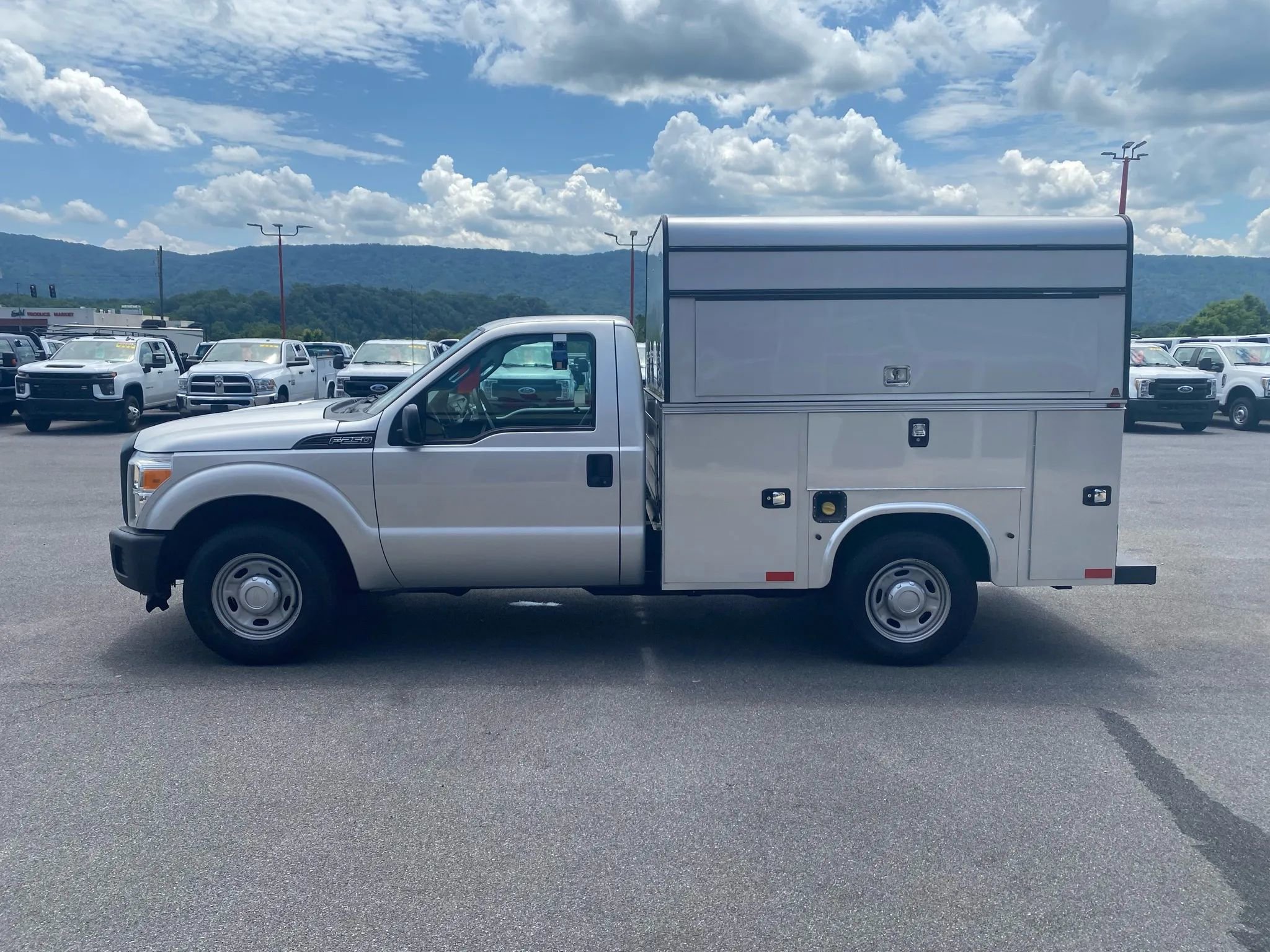 Used 2015 Ford F250 XL RWD image 3