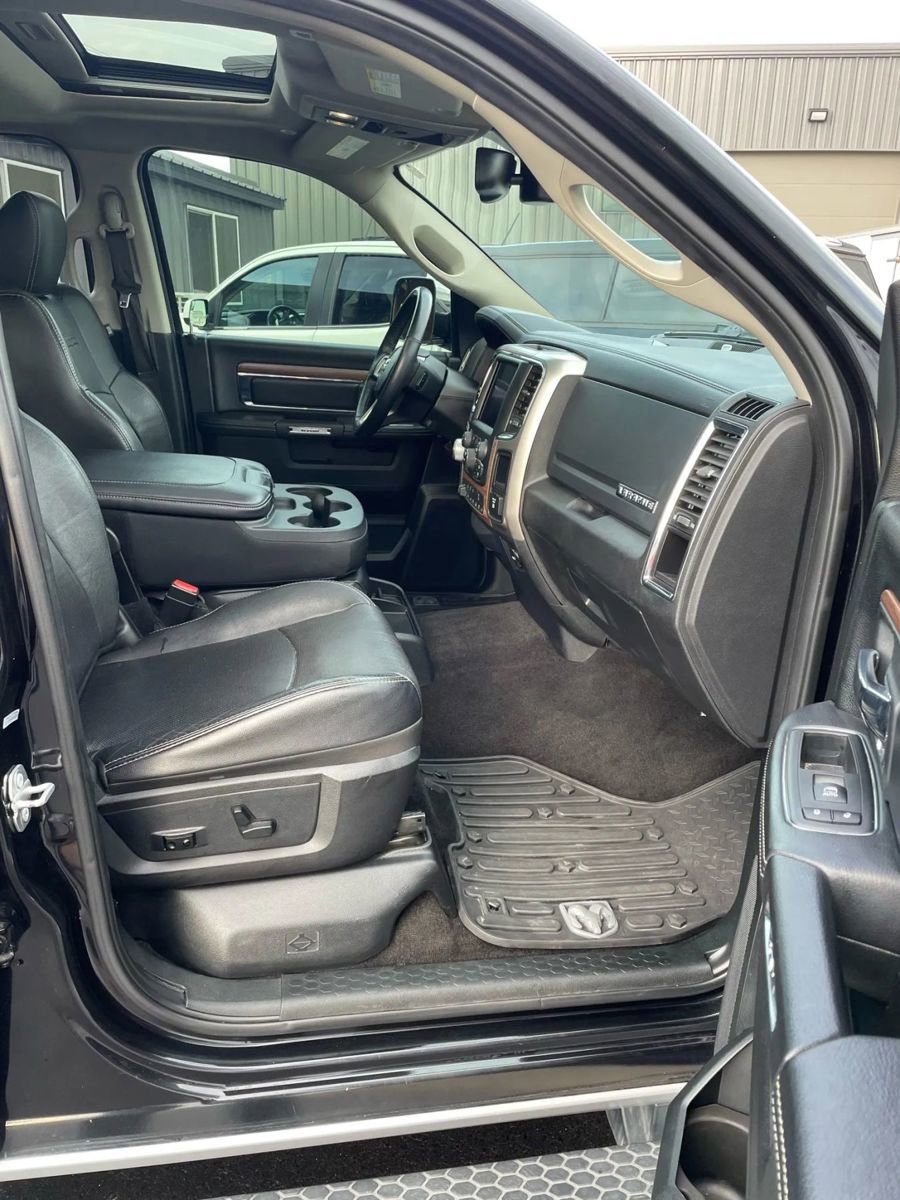 Used 2018 RAM 1500 Laramie image 12