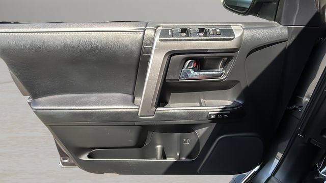 Used 2022 Toyota 4Runner Limited RWD image 17