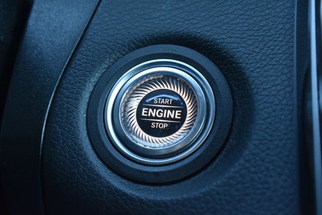 Used 2020 Mercedes-Benz GLC 300 4MATIC image 28