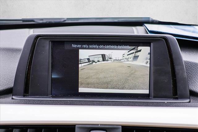 Used 2018 BMW 320i xDrive Sedan image 17