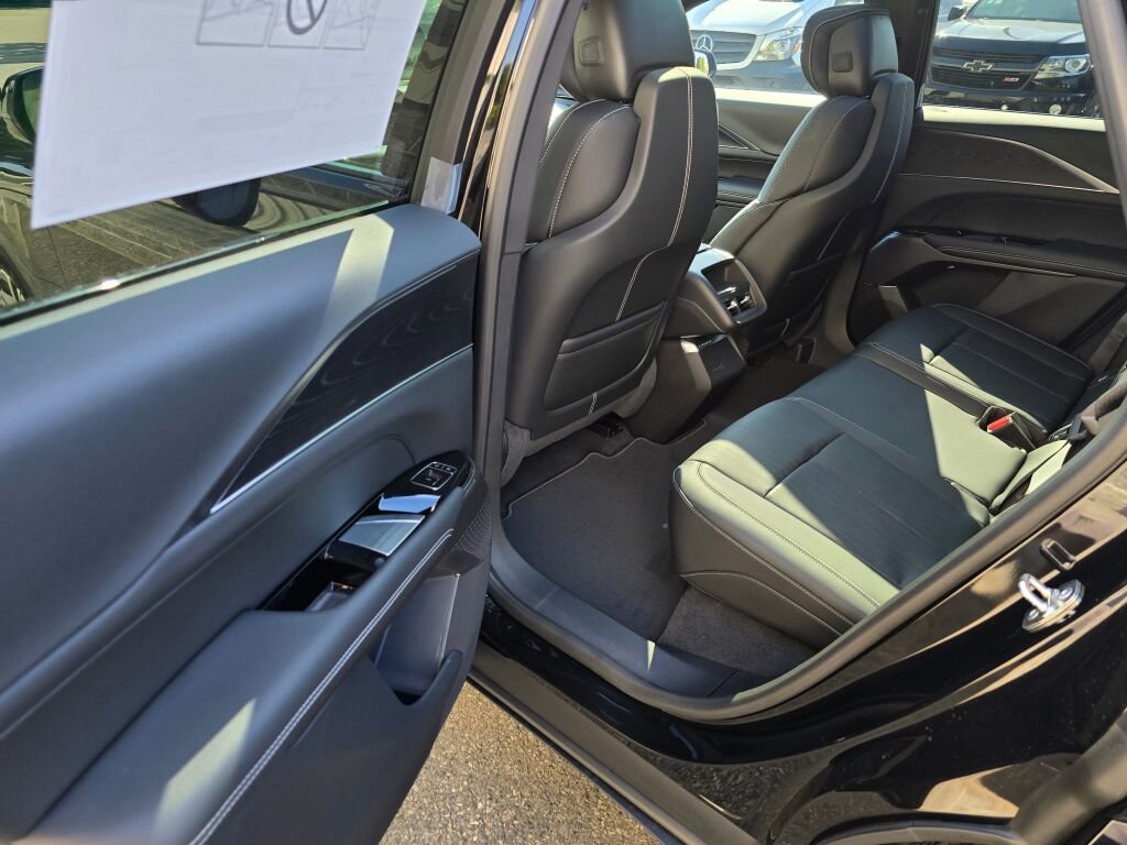 New 2026 Cadillac Lyriq Luxury image 16