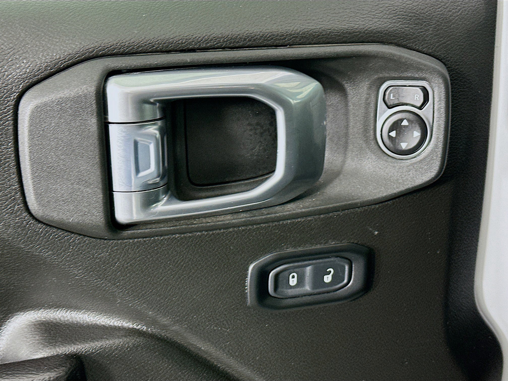 Used 2024 Jeep Wrangler Unlimited Rubicon image 15