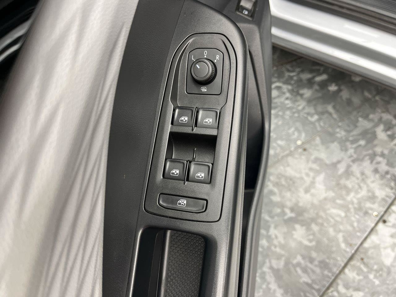 Used 2023 Volkswagen Taos S AWD/4WD image 7