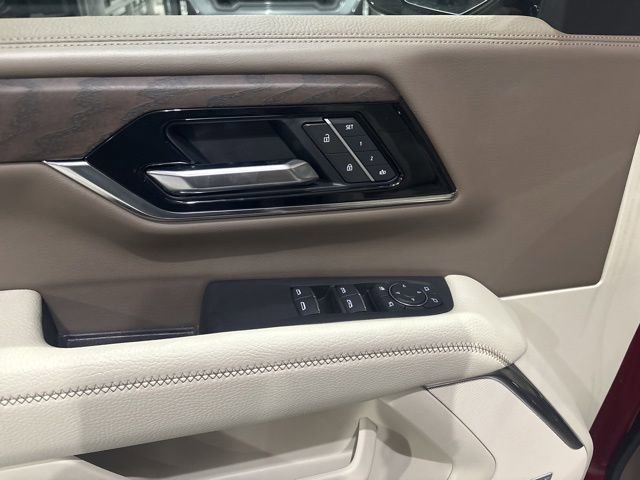 Used 2025 GMC Yukon XL Denali w/ Denali Reserve Package AWD/4WD image 15