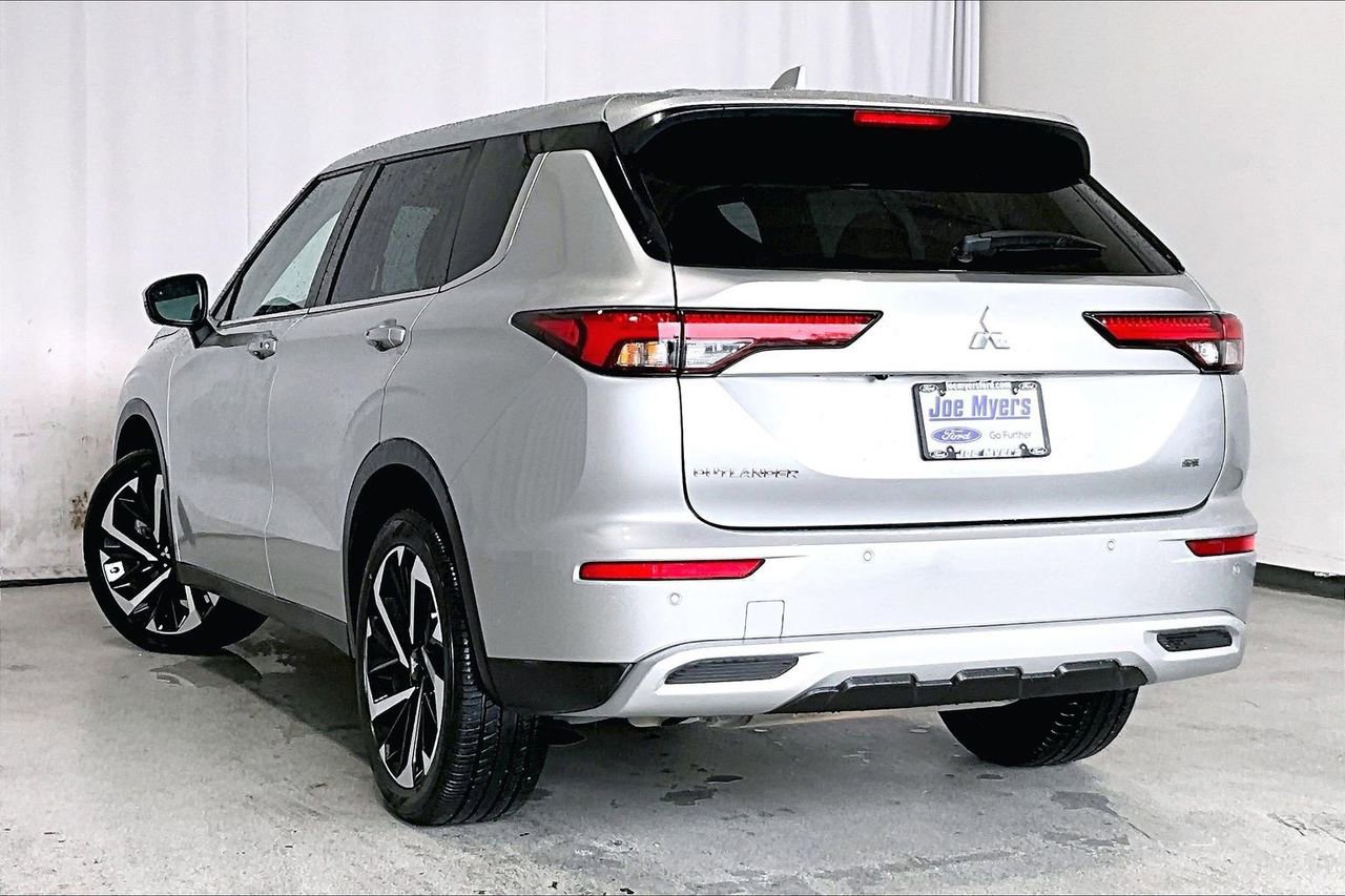Used 2023 Mitsubishi Outlander SE image 10