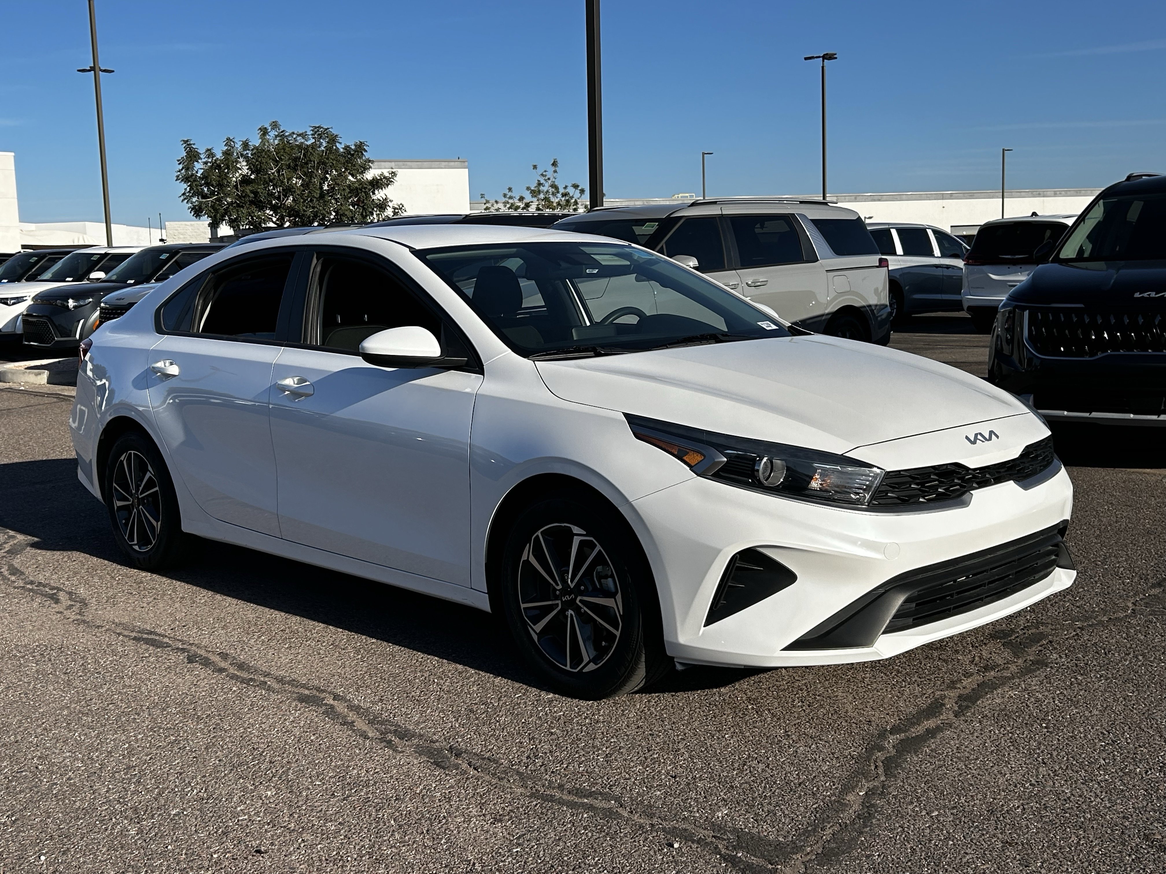 Certified 2022 Kia Forte LXS image 4