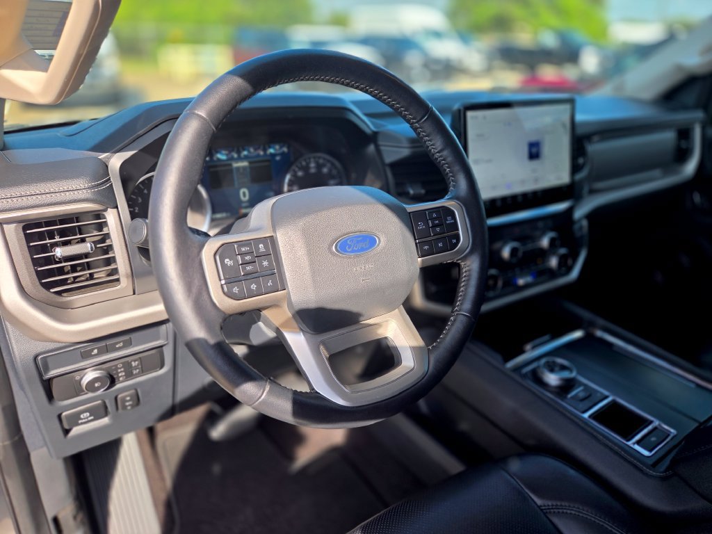 Used 2022 Ford Expedition XLT RWD image 18