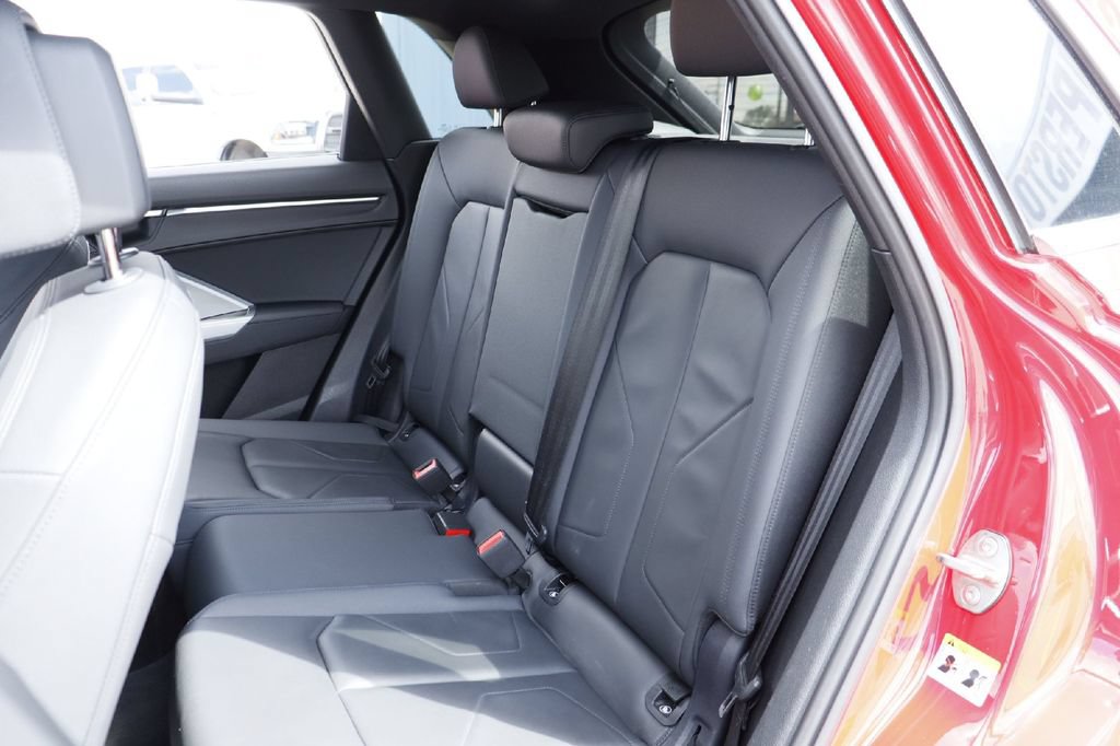 Used 2024 Audi Q3 2.0T Premium AWD/4WD image 23