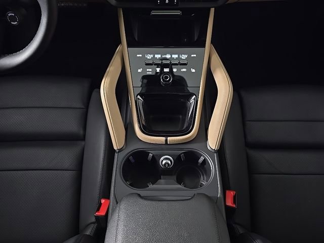 Certified 2024 Porsche Cayenne image 22