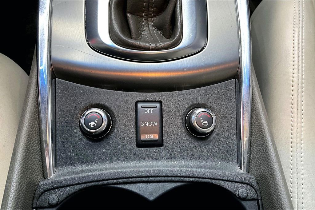 Used 2010 INFINITI G37 x w/ Premium Pkg image 15