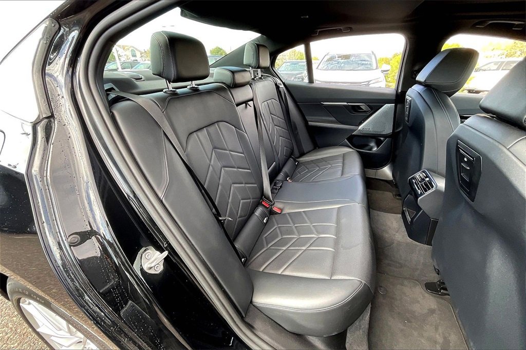 Used 2024 BMW 530i image 27