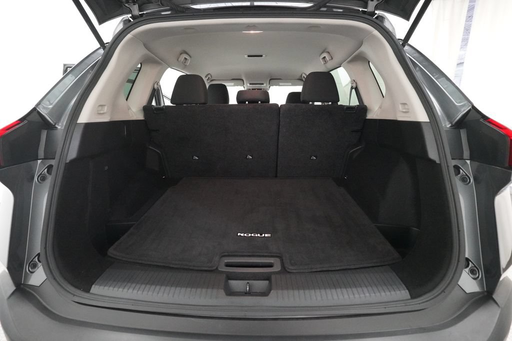 Used 2023 Nissan Rogue S AWD/4WD image 10