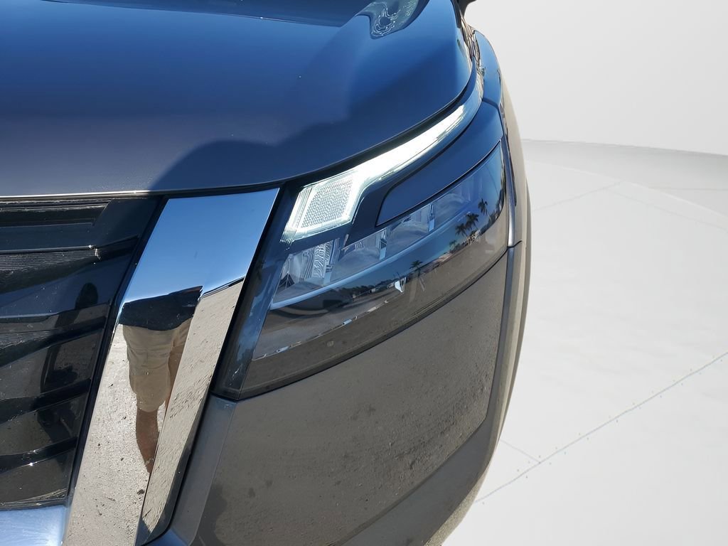 Certified 2025 Nissan Pathfinder SV image 42