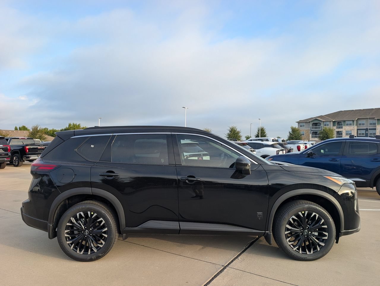 New 2026 Nissan Rogue Dark Armor FWD image 3