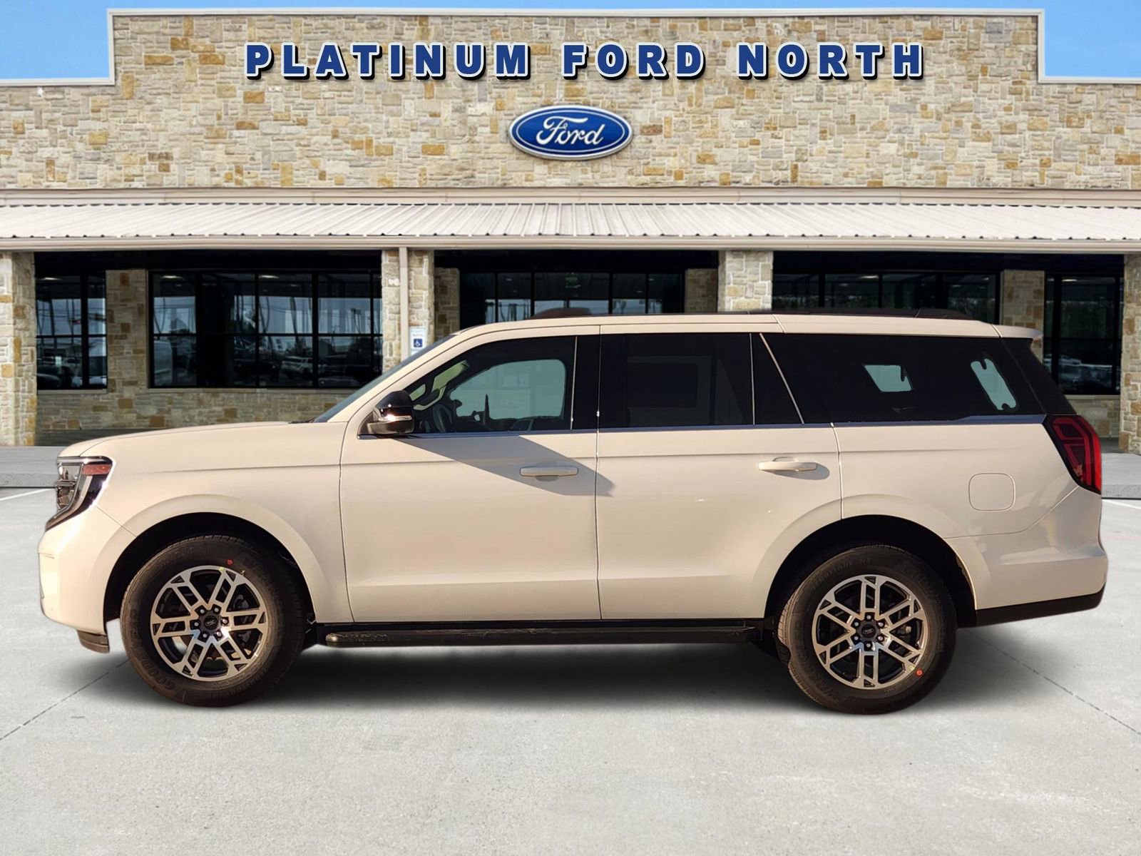 New 2026 Ford Expedition Active image 3