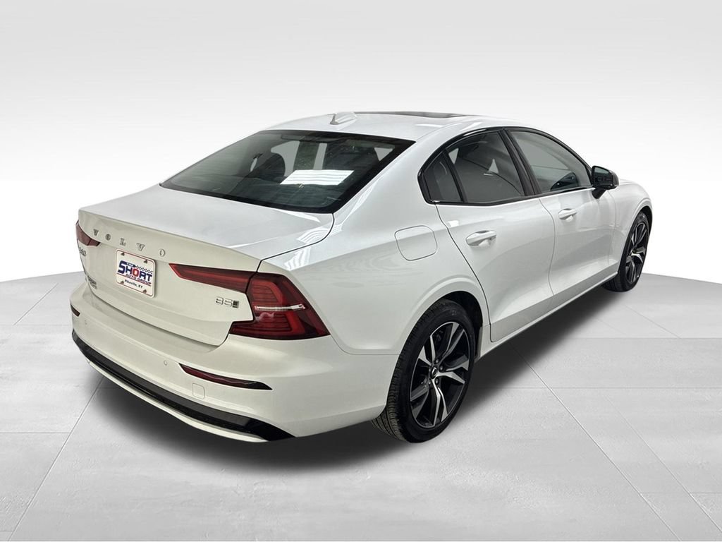 Used 2025 Volvo S60 B5 Core AWD/4WD image 4