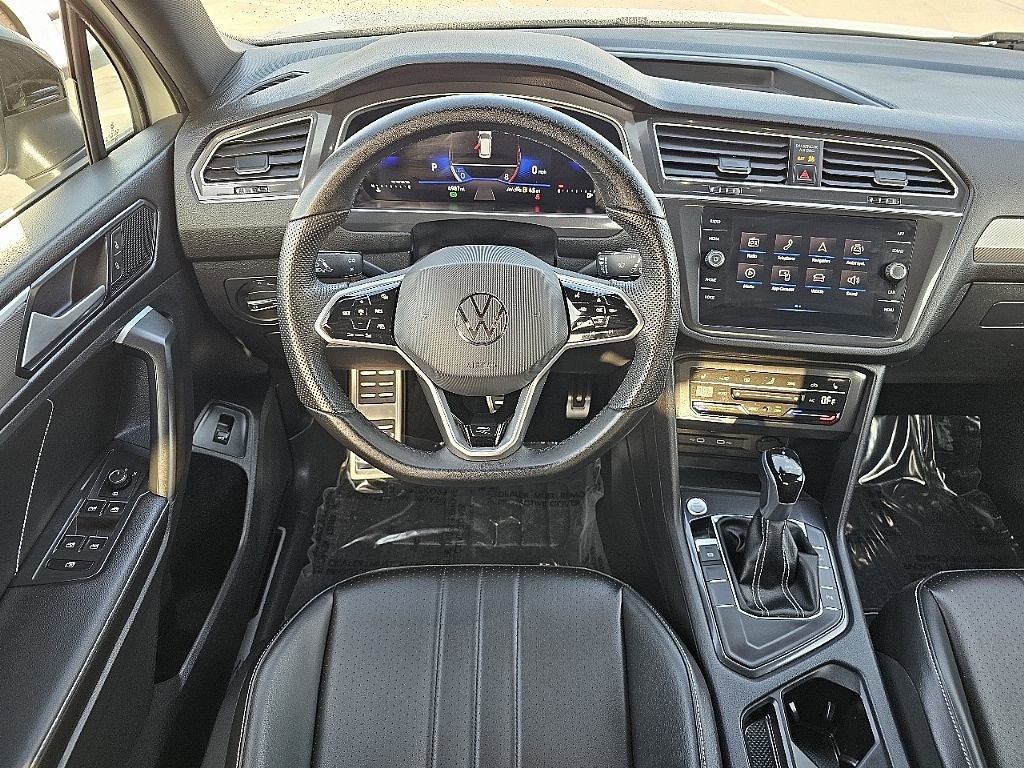 Used 2024 Volkswagen Tiguan SE R-Line image 25