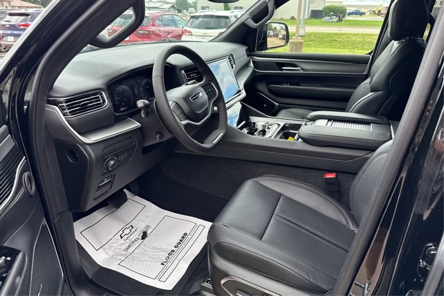 New 2026 Jeep Grand Wagoneer Limited w/ Convenience Group I AWD/4WD image 9