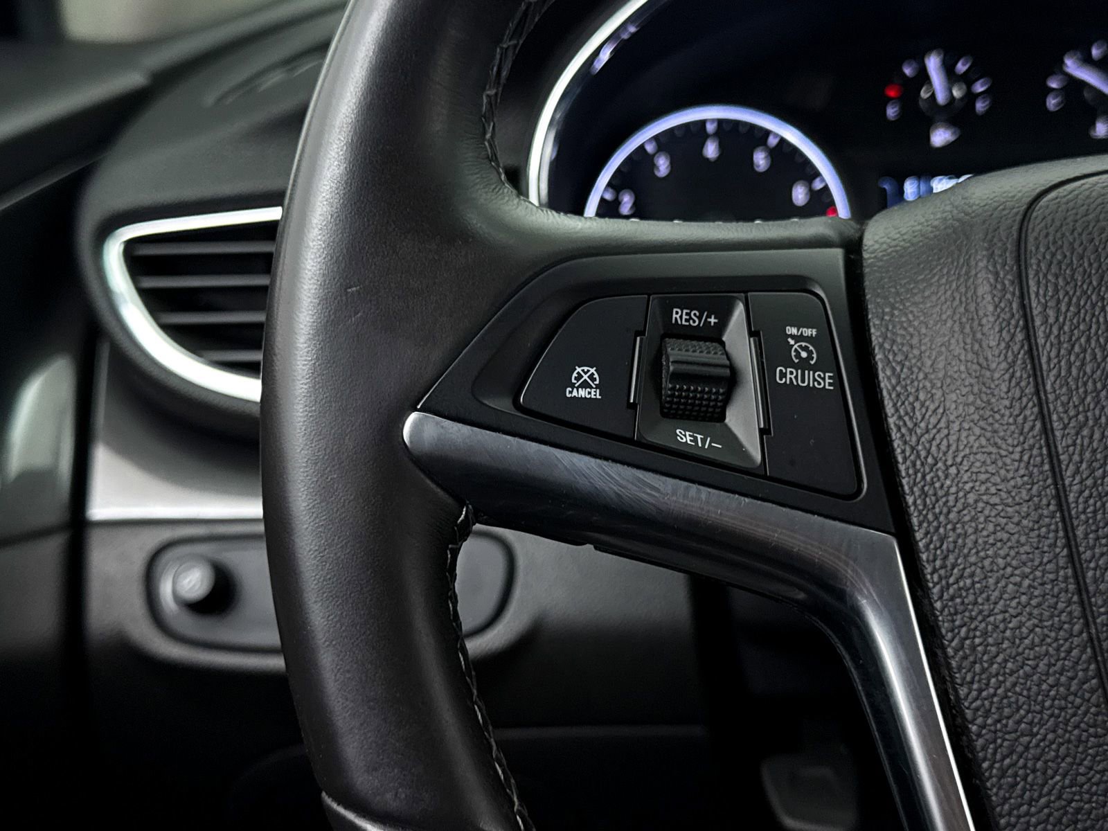 Used 2018 Buick Encore Preferred image 31