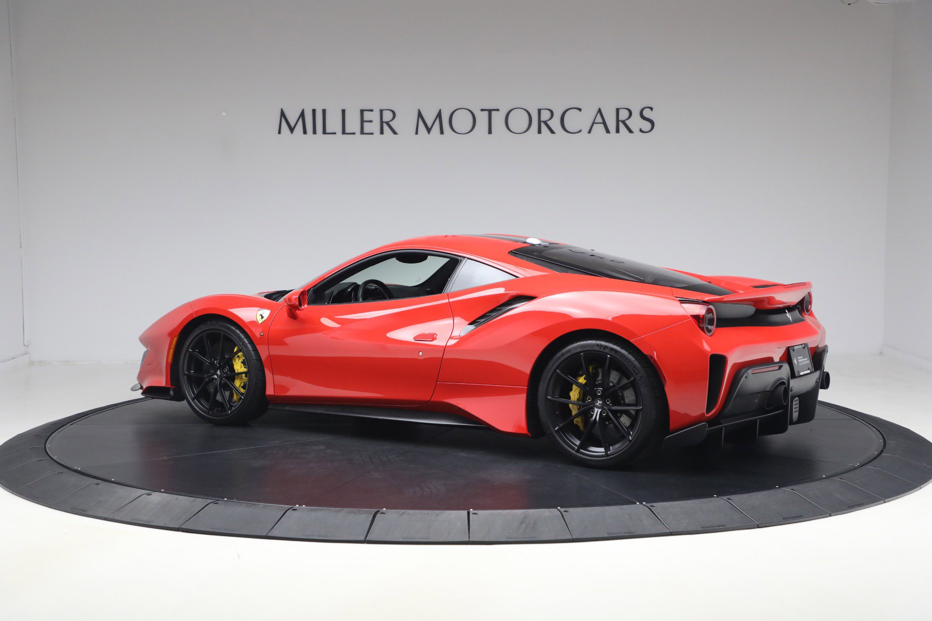 Certified 2019 Ferrari 488 Pista Coupe RWD image 4