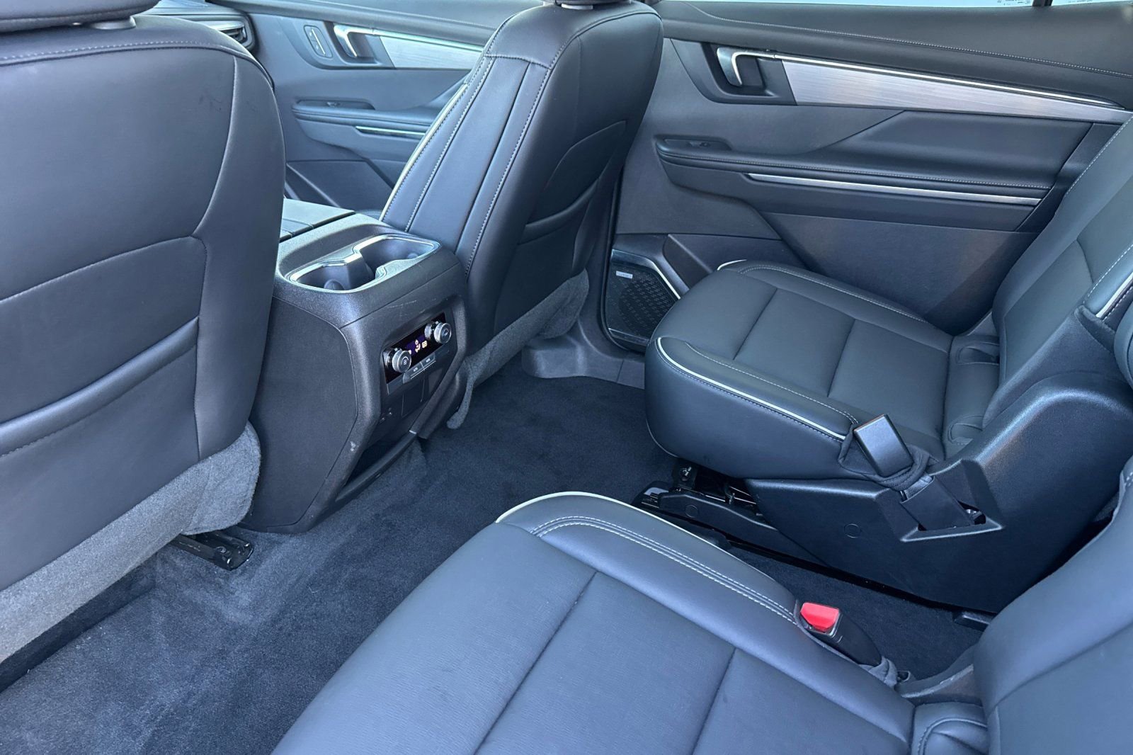 Used 2025 Buick Enclave Preferred image 13