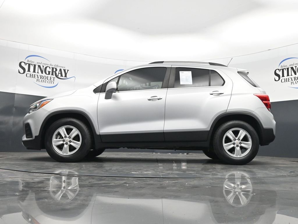 Used 2020 Chevrolet Trax LT w/ LT Convenience Package FWD image 29