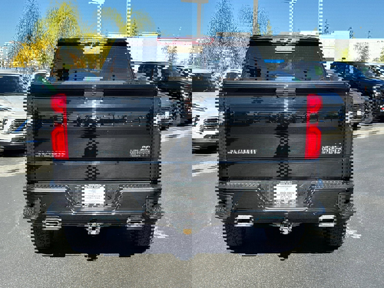 Certified 2021 Chevrolet Silverado 1500 High Country w/ Technology Package image 13