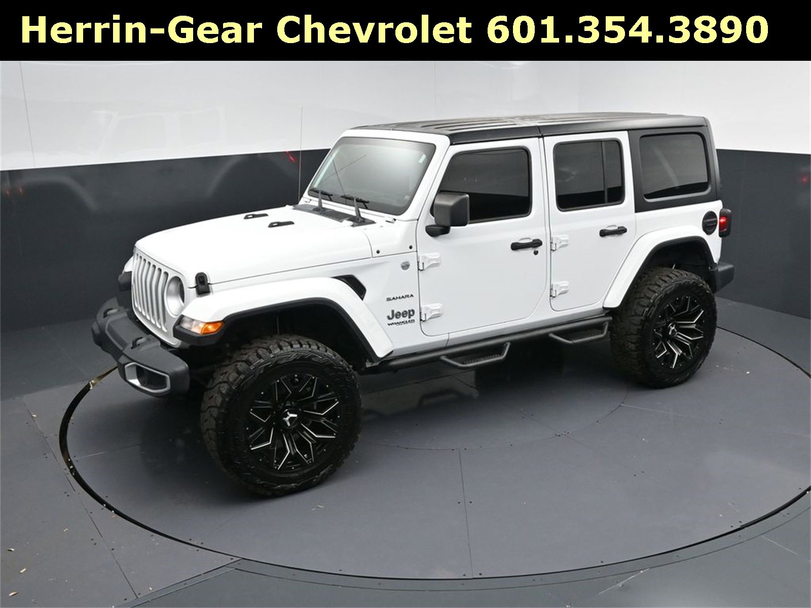 Used 2019 Jeep Wrangler Unlimited Sahara image 32