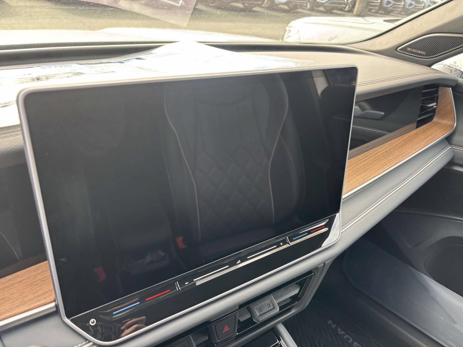 New 2026 Volkswagen Tiguan SEL R-Line AWD/4WD image 18