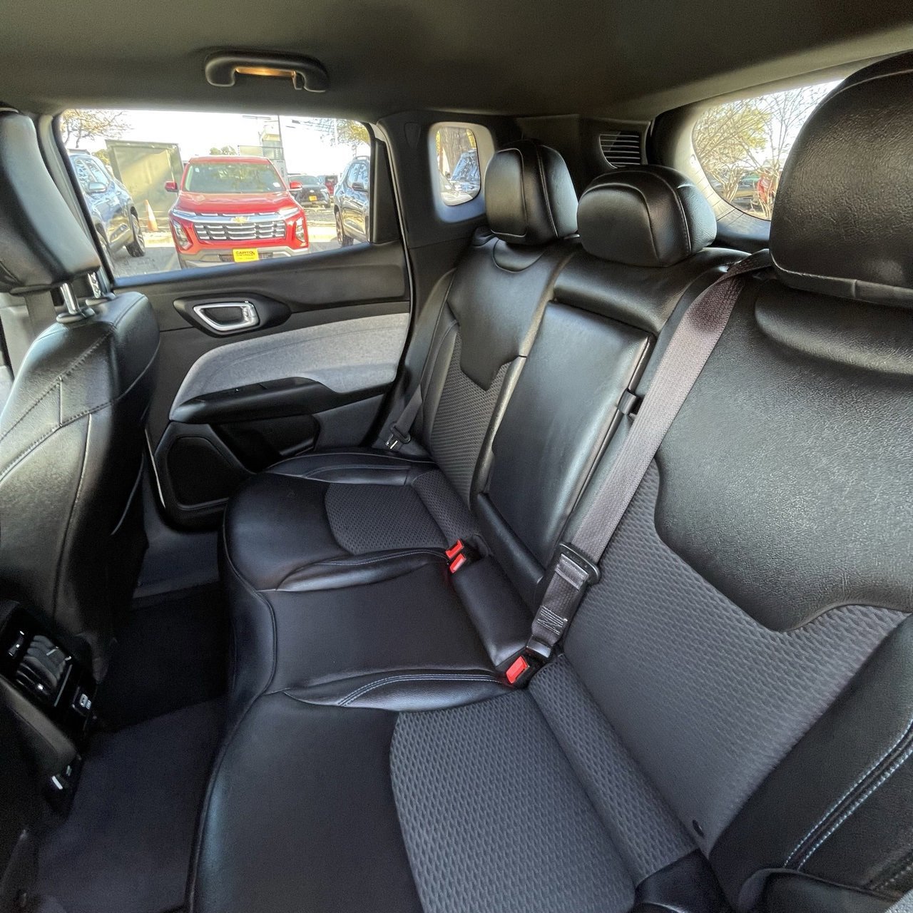 Used 2024 Jeep Compass Latitude image 25